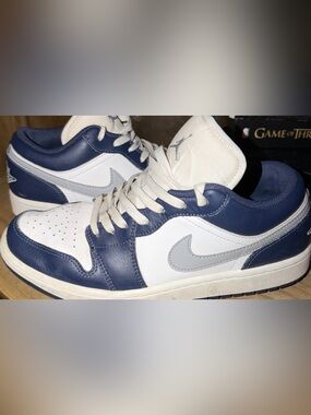 Nike Air Jordan 1 Low sneakers preloved men’s size 9